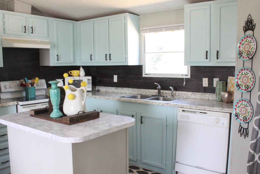 Kitchen Cabinets: Aqua Blue Finish with Plank Backsplash