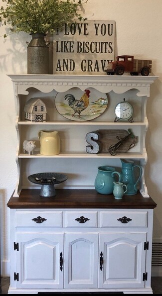 Kitchen Hutch: Scalloped Apron Rustic Country China Cabinet