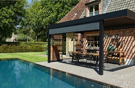 Lean To Pergola Retractable Fabric Screen Luxury Poolside Dining