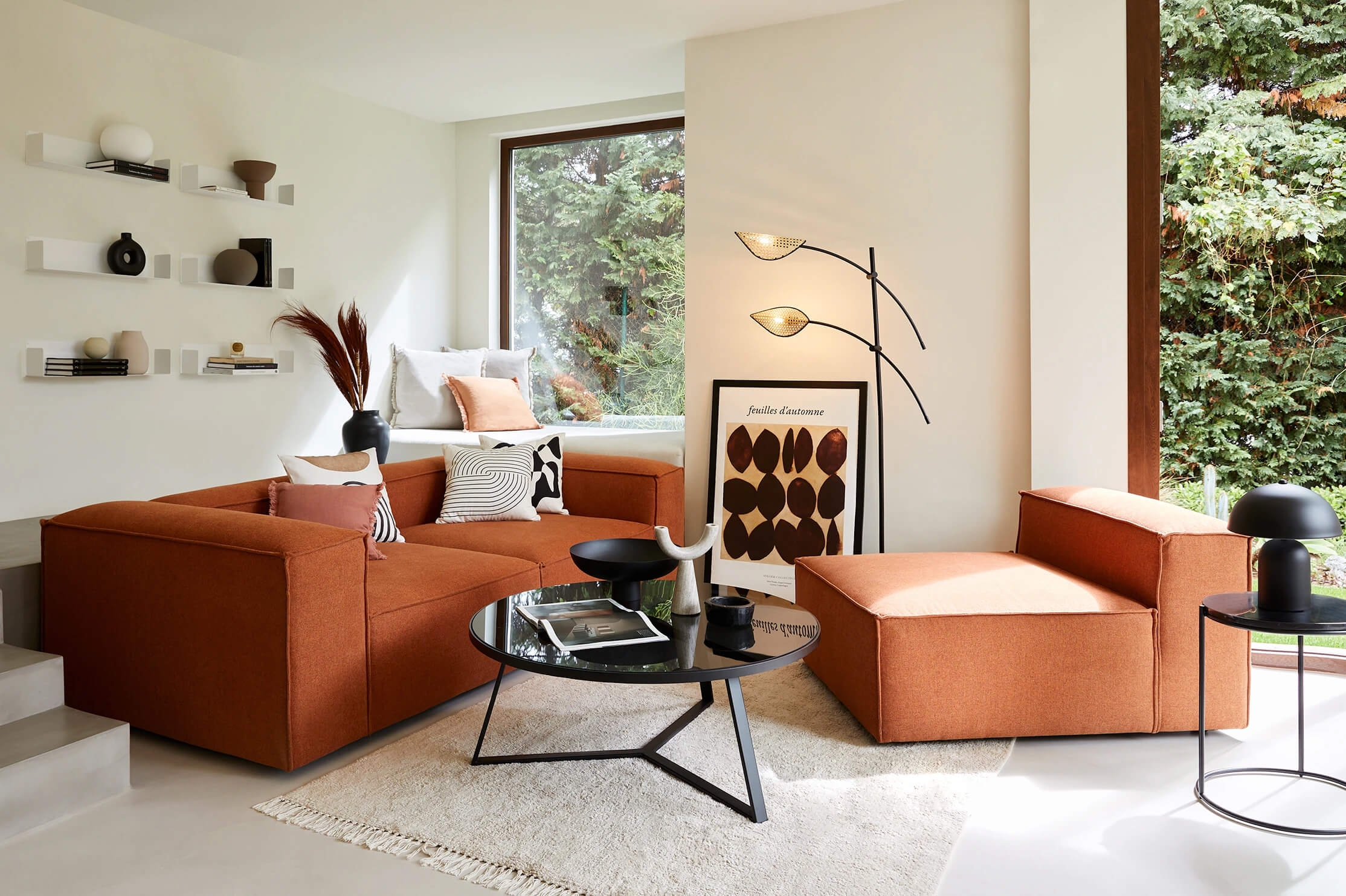 Modular Sectional Sofa Seating: Sculptural Lighting & Flexibility