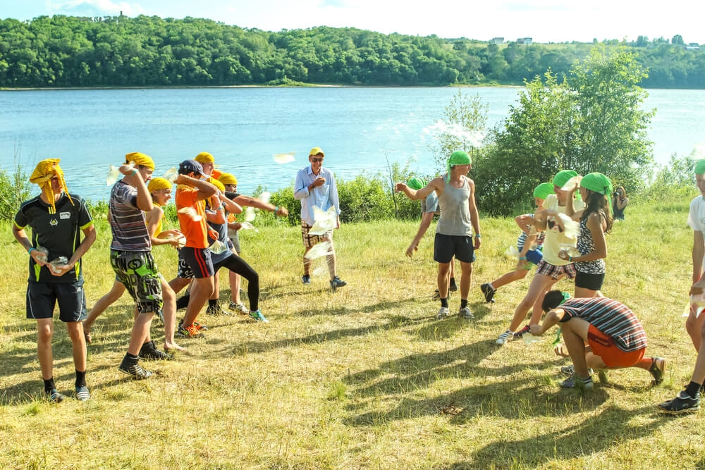 Outdoor Recreation Area for Lakeside Team Building Team Colors