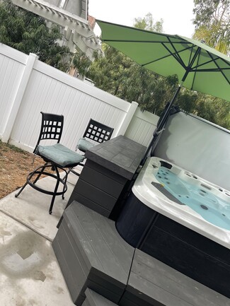 Outdoor Spa Surround: Integrated Spa Bar Counter Tiered