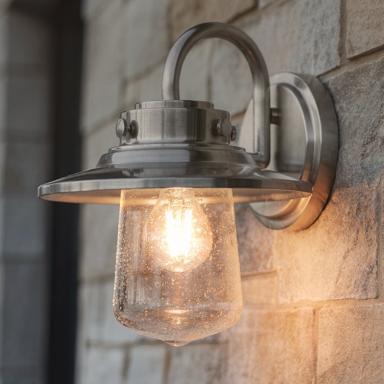 Outdoor Wall Sconce Stainless Steel Finish: Seeded Glass Lantern