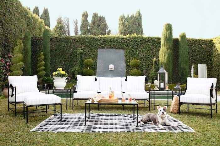 Patio Furniture Set: Buffalo Check Pattern and Contrast Piping
