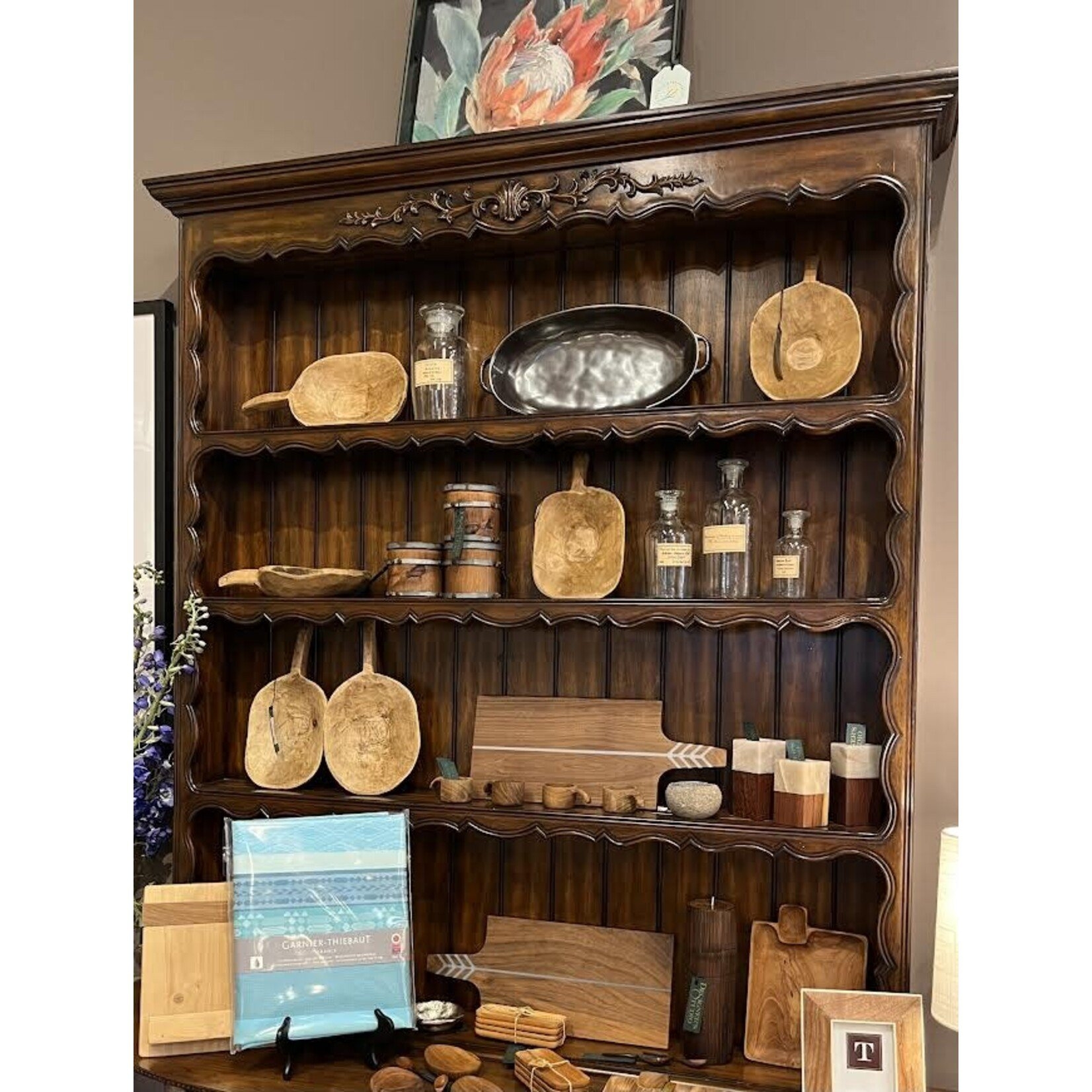 Plate Rack: Floral Carving Walnut Wood Scalloped Hutch