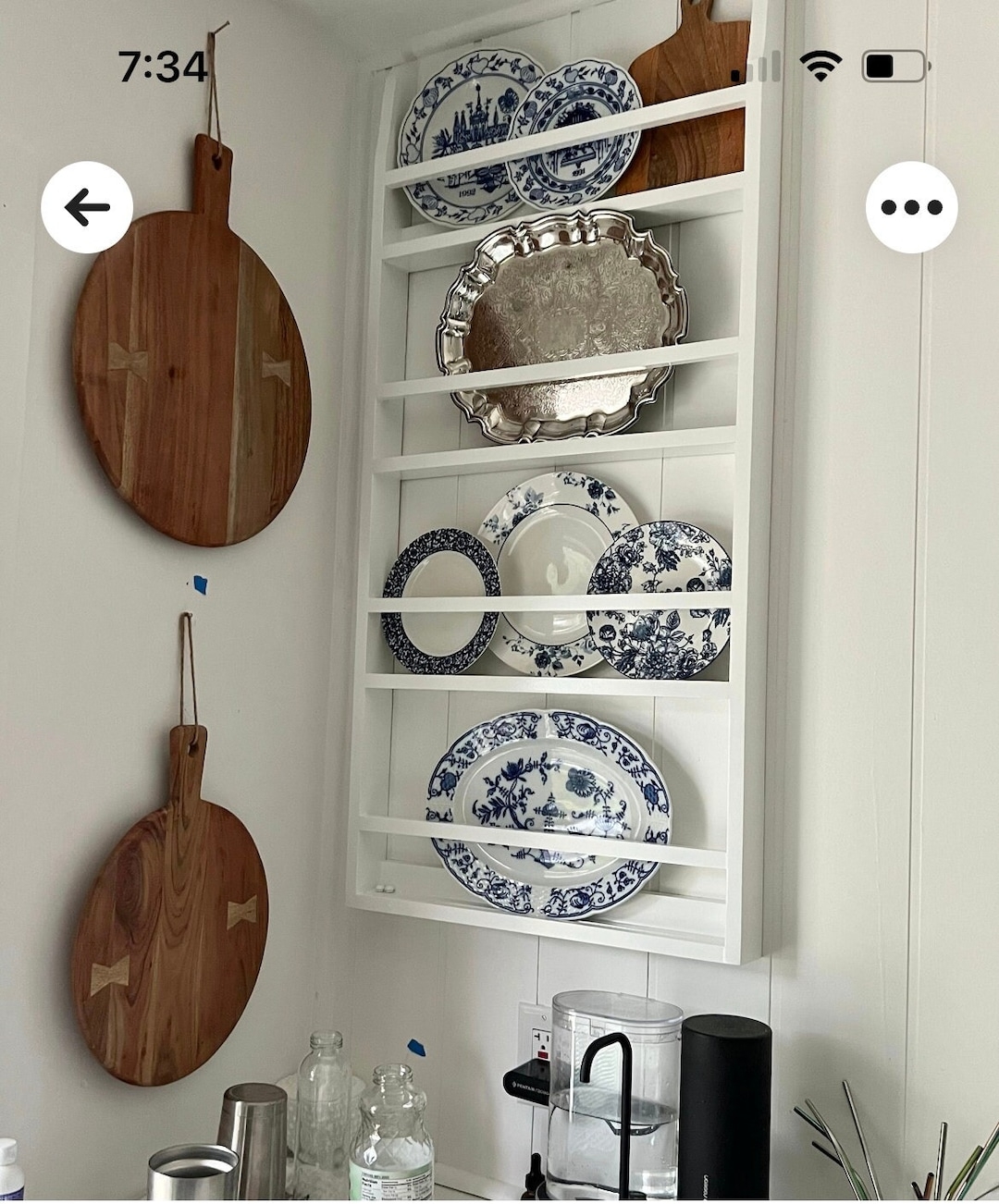 Plate Rack: Slim Profile White Wall Mounted Display