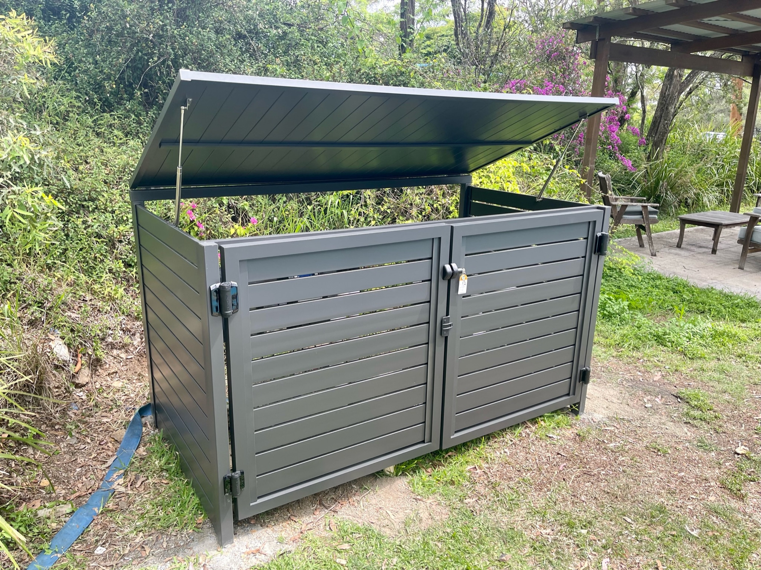 Pool Pump Enclosure: Gas Strut Lid Slat Aesthetic Storage