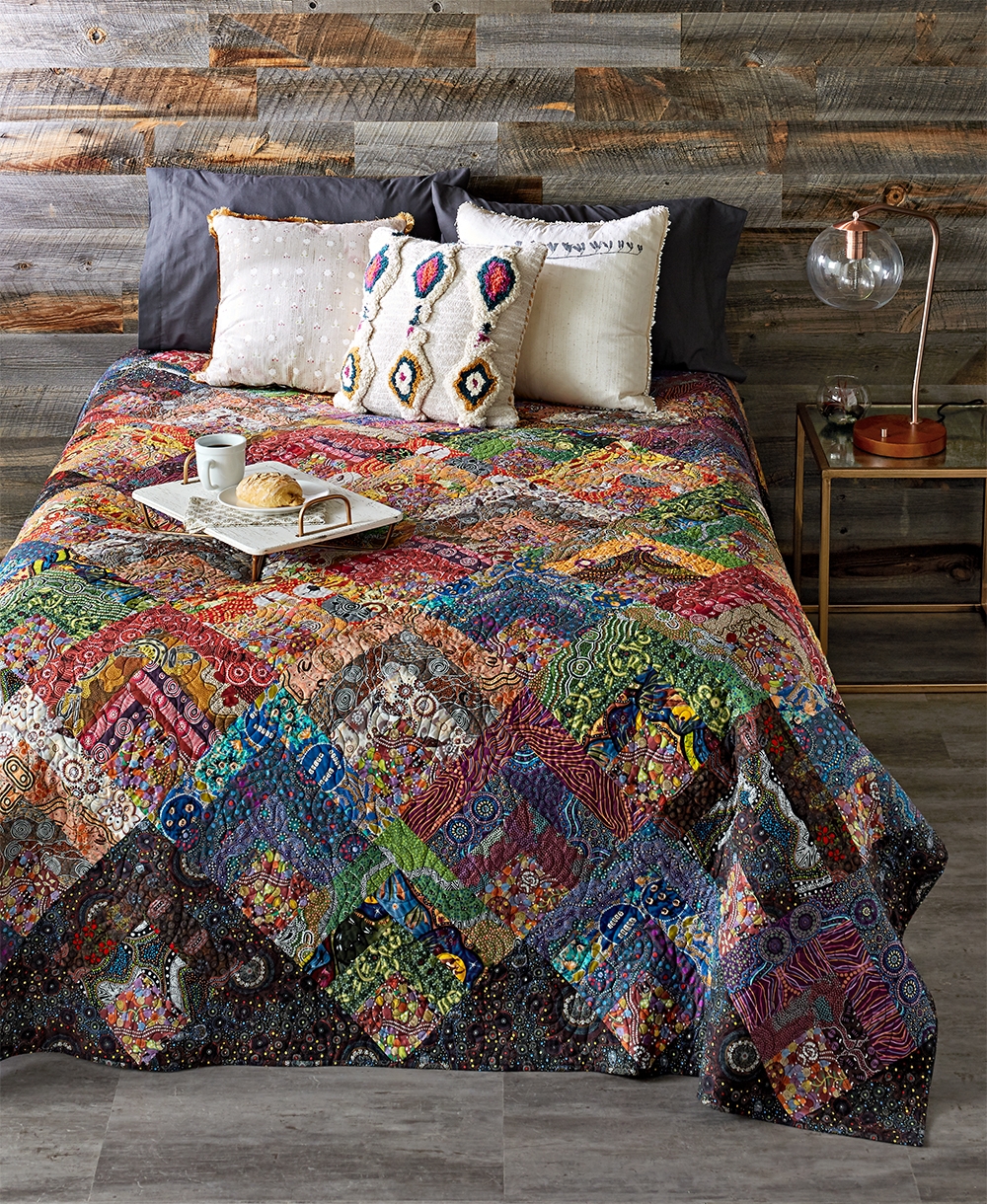 Quilt: Rustic Cabin Style Patchwork Pattern Bedding