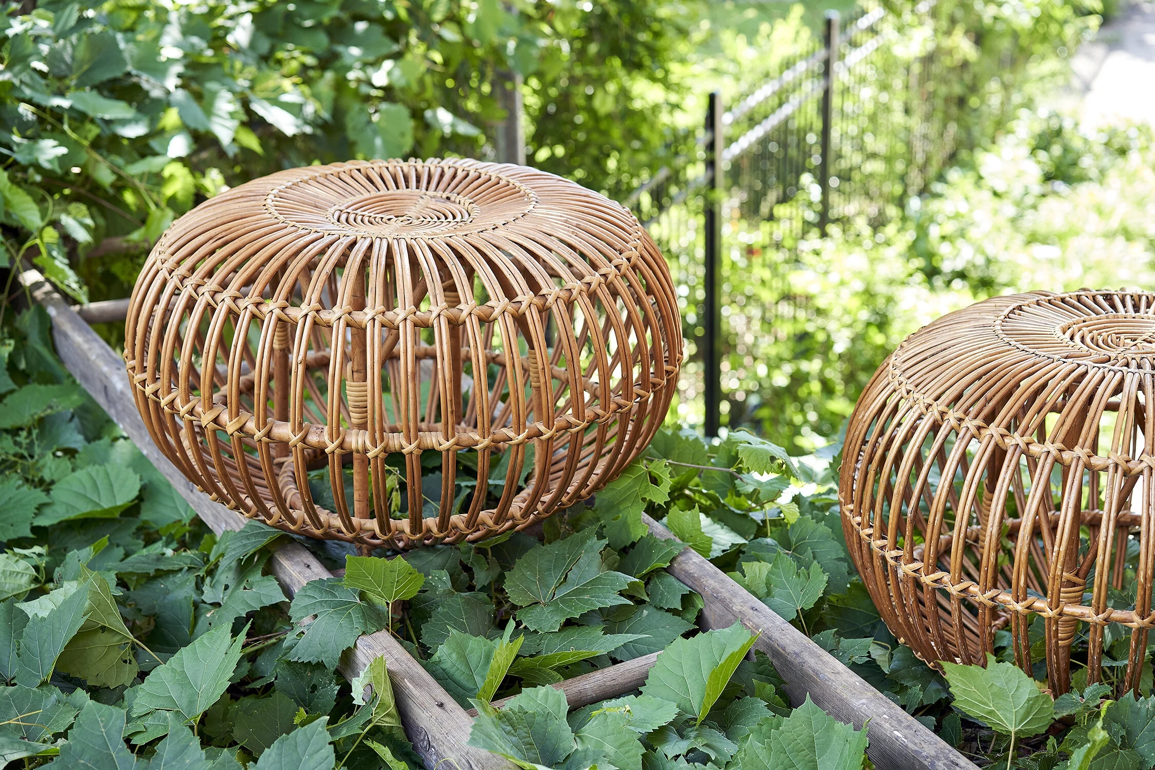 Rattan Pouf Open Weave Ribbed Structure Honey Brown