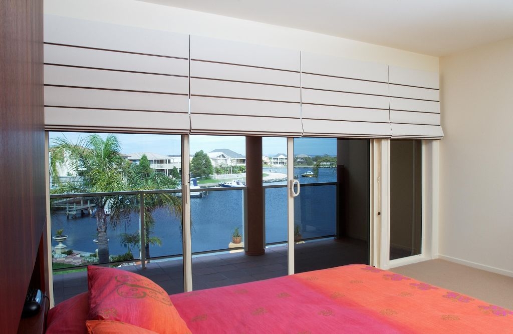 Roman Blinds with Battened Folds and Battened Roman Blinds