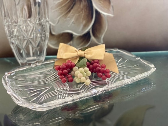 Serving Tray featuring Decorative Bow and Etched Pattern