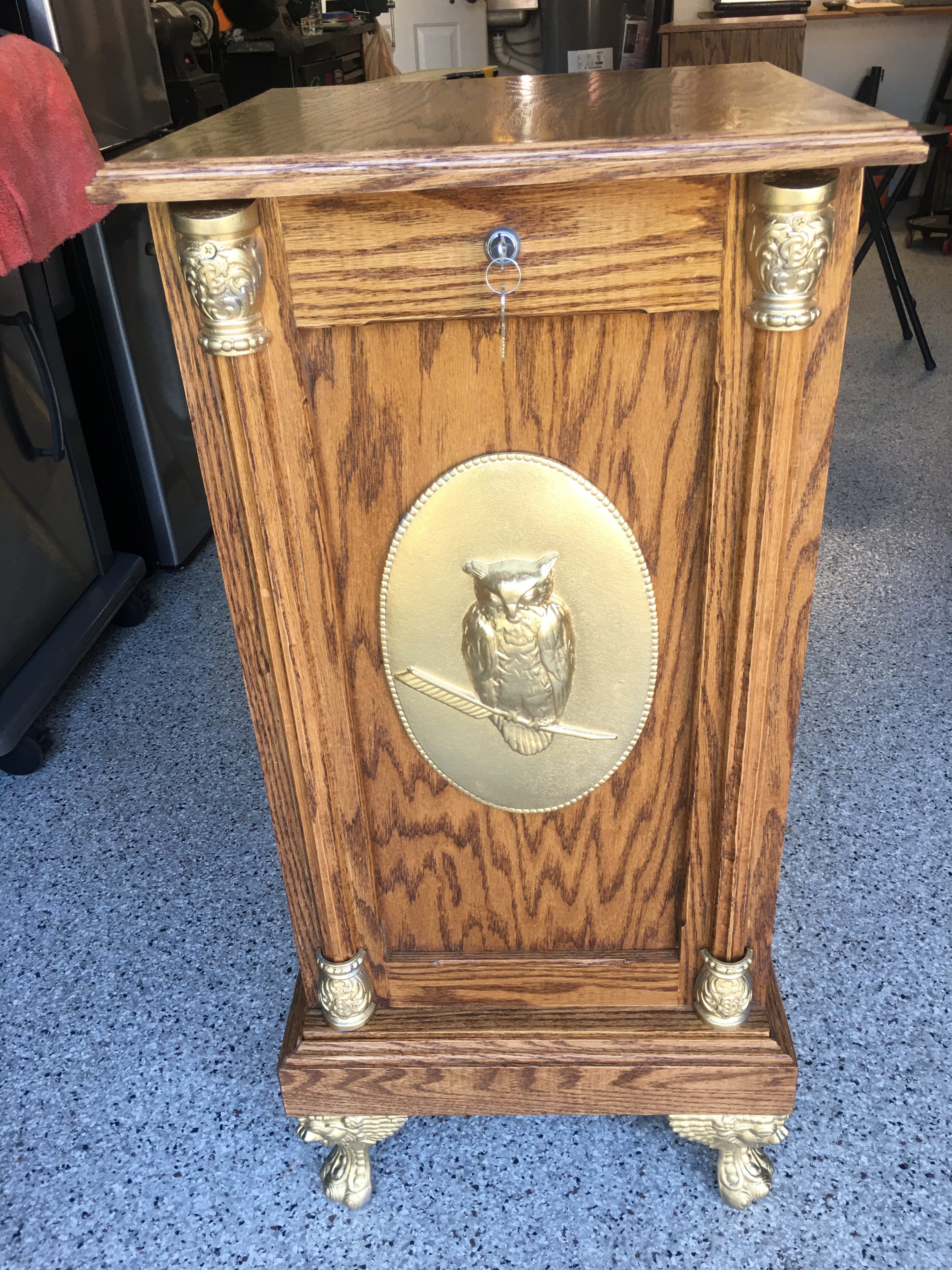Slot Machine Stand Golden Lion Claw Feet Antique Oak Pedestal