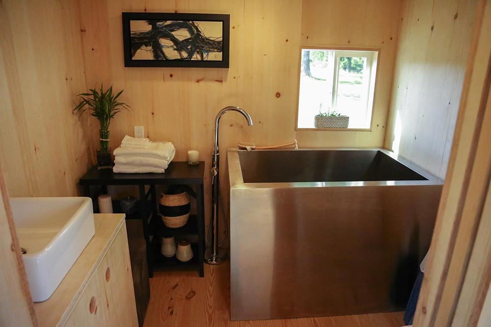 Soaking Tub: Stainless Steel Tub Stainless Steel Soaking Tub