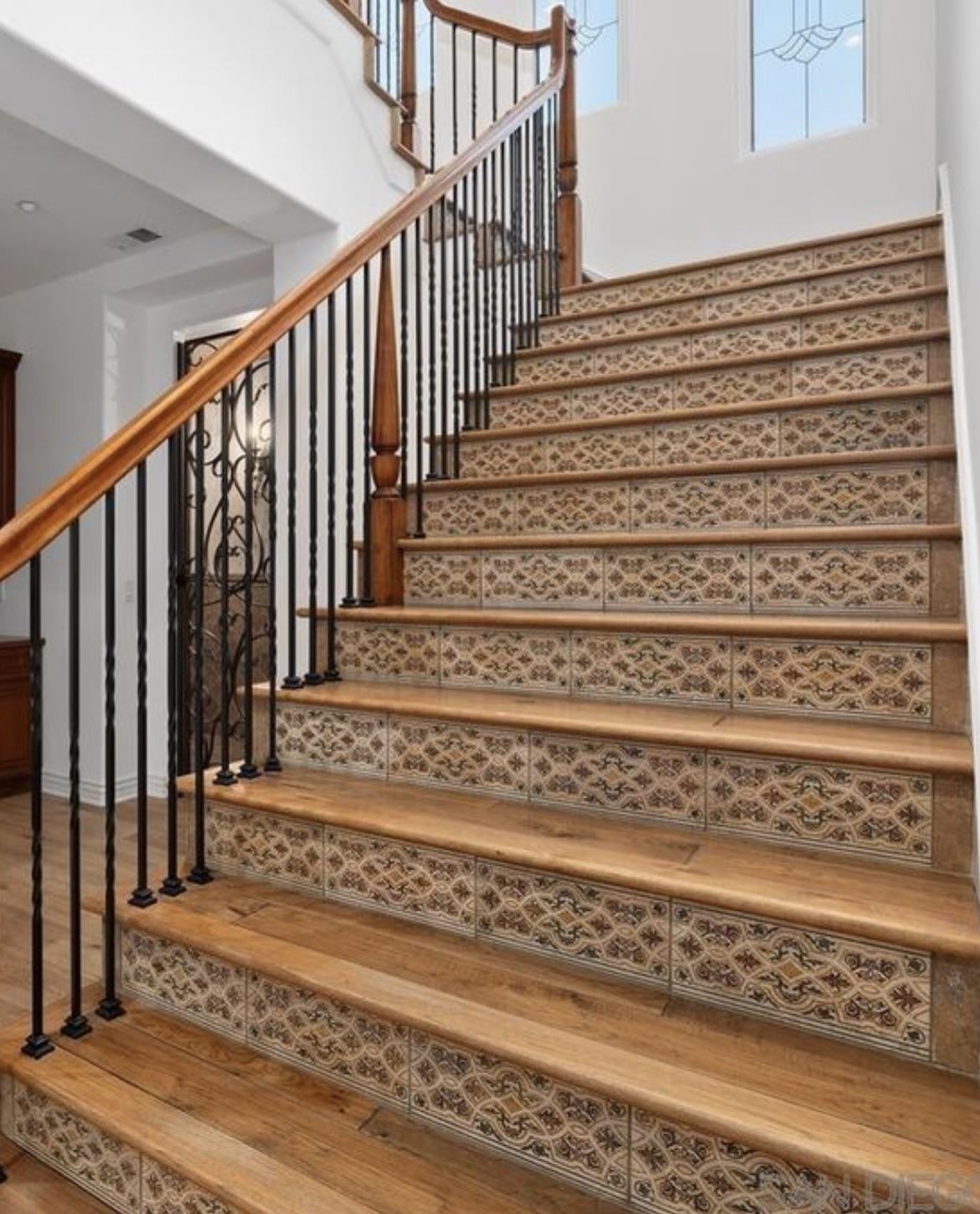 Staircase With Ornate Pattern: Ornate Stair Tile Ideas