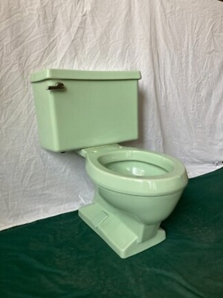 Toilet in Jadeite Green Glossy Ceramic with Art Deco Stepped Base