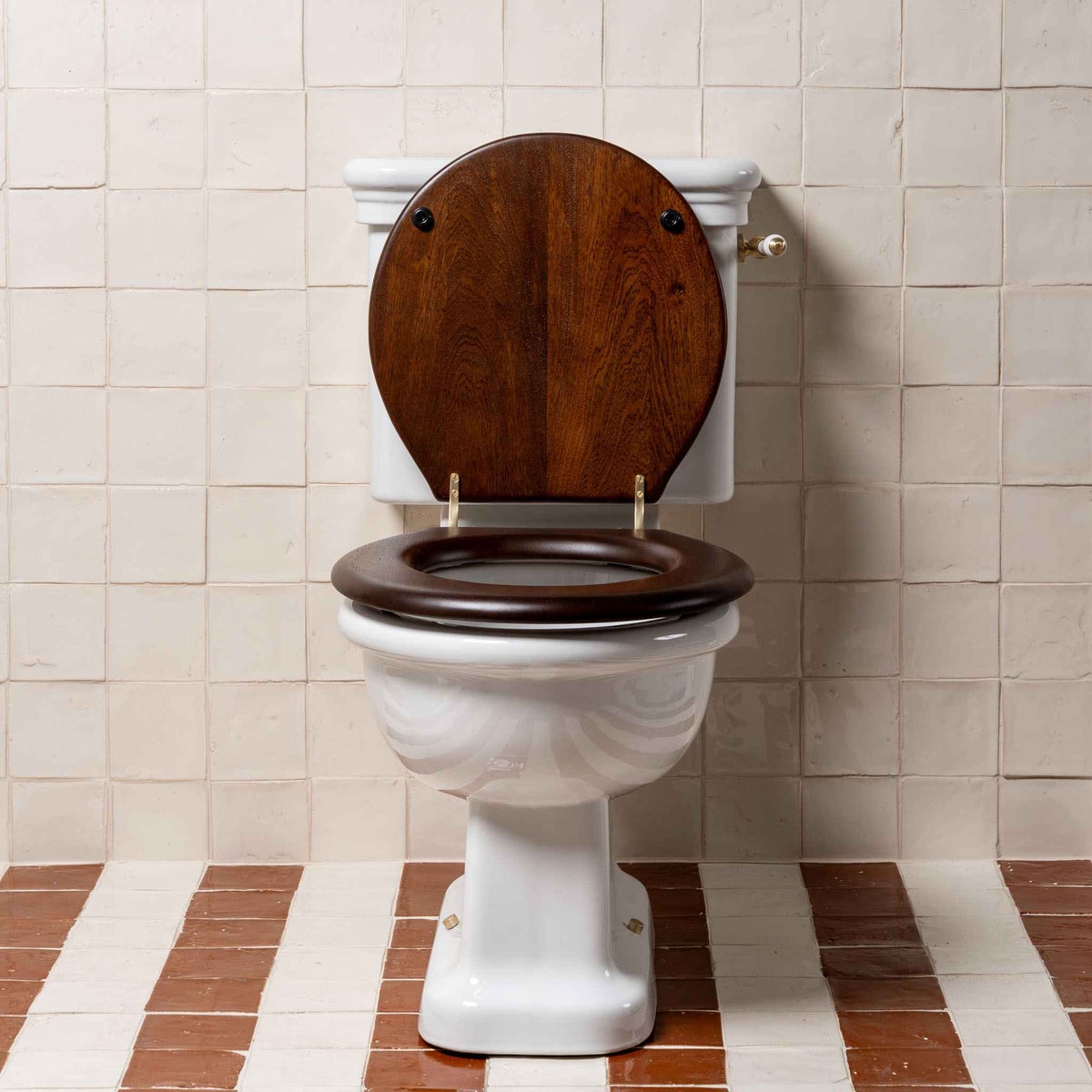 Toilet Seat in Mahogany Finish Matte Wood and Classic Brass Hinges