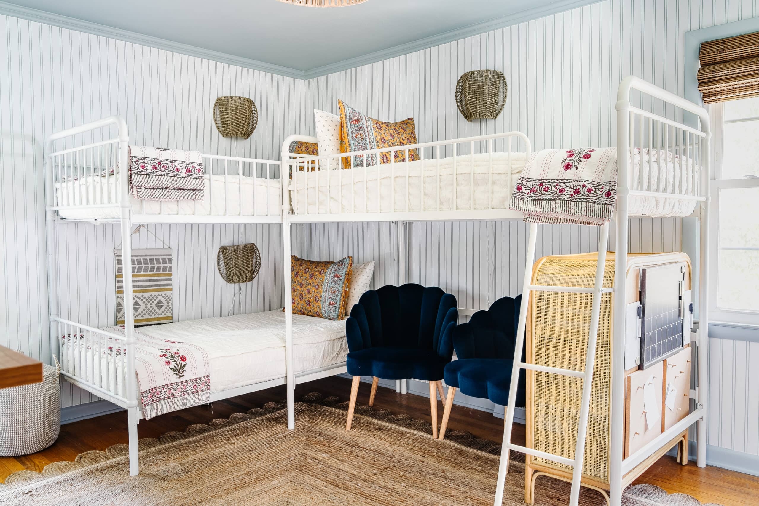 Triple Bunk Bed in L-Shaped Metal Frame and L-Shaped Triple Bunk Bed Ideas