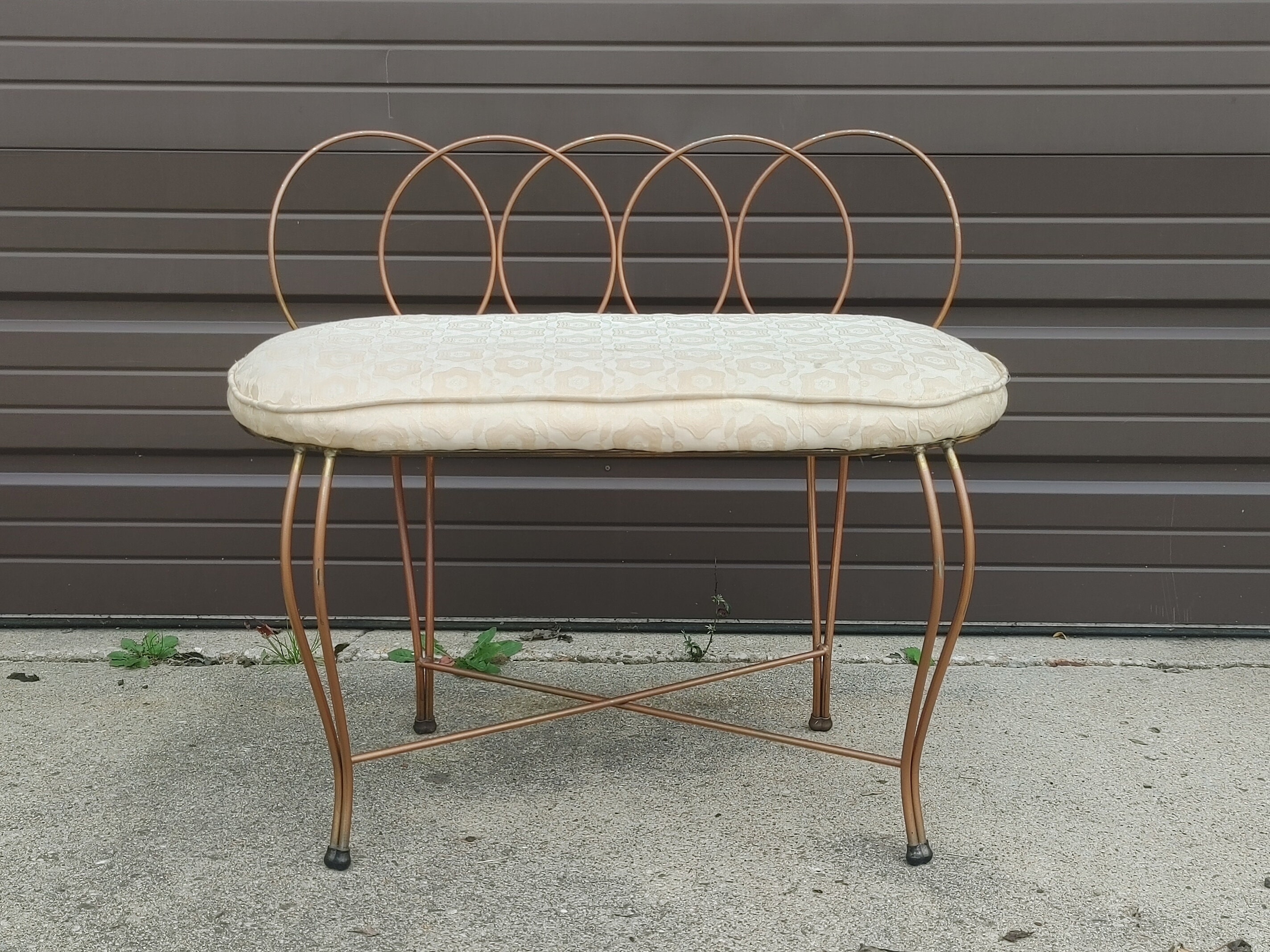 Vanity Bench with Overlapping Circles Back in Copper Wire