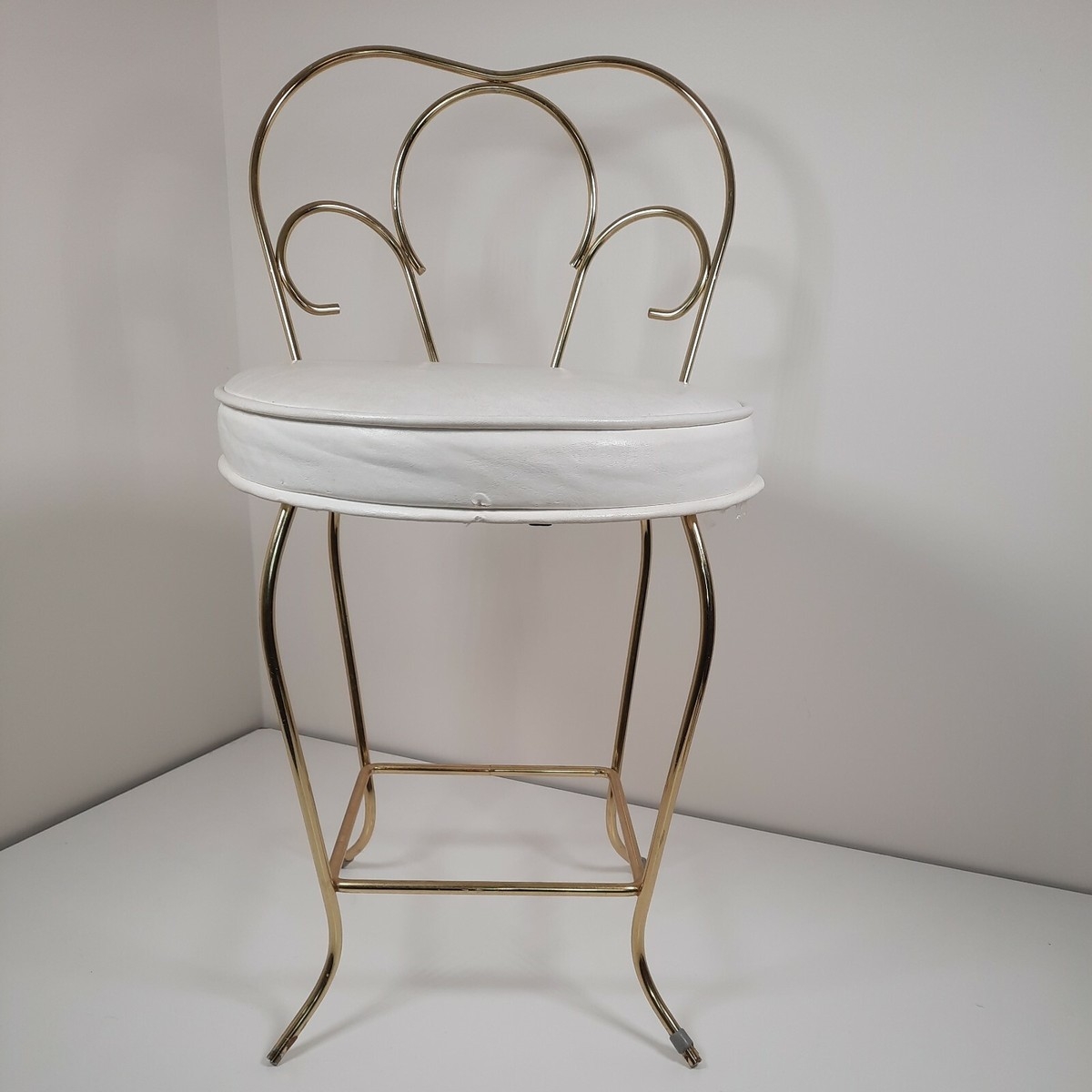 Vanity Stool with Heart Shaped Back and Polished Gold Frame
