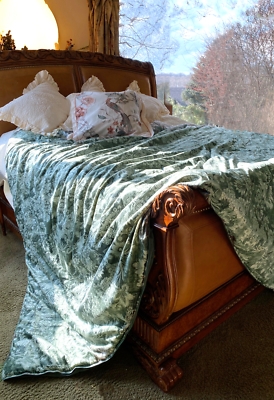Velvet Quilt: Lustrous Botanical Pattern in Sage Green