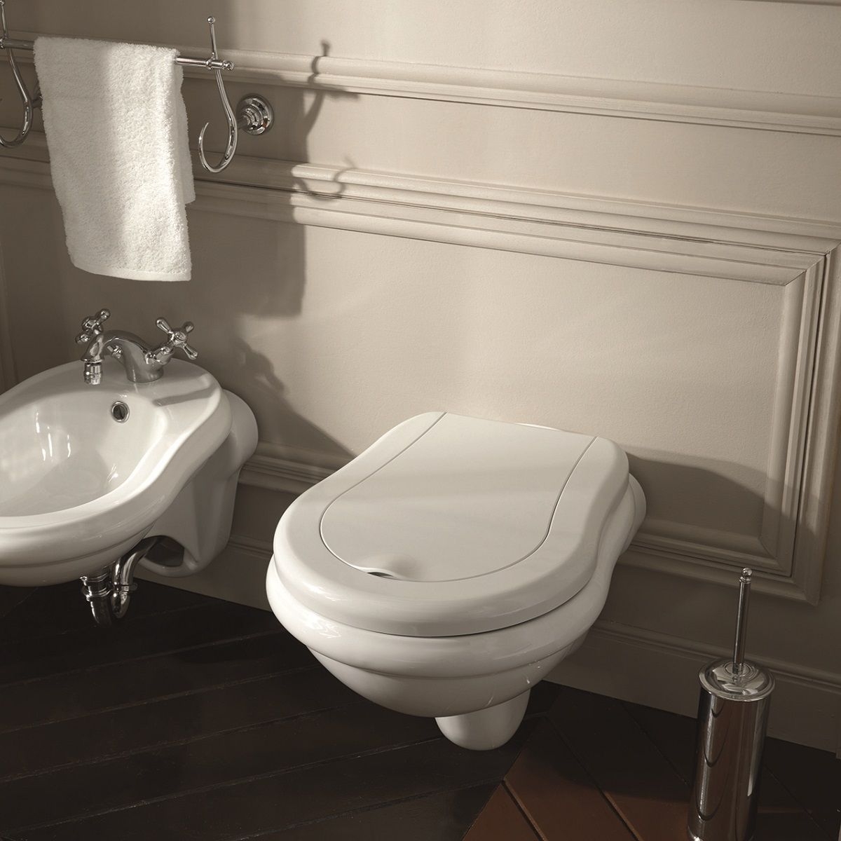 Wall Mounted Toilet with Sculpted Silhouette and Luxury Floating Design