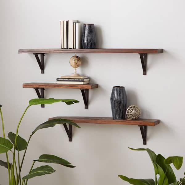 Wall Shelf Set with Staggered Arrangement and Metal Brackets