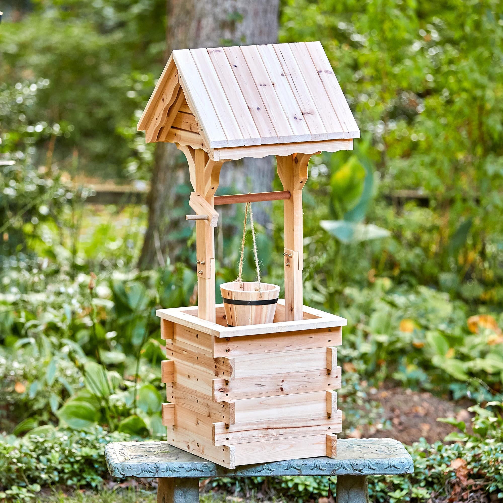 Wishing Well with Interlocking Notched Base and Scalloped Fascia