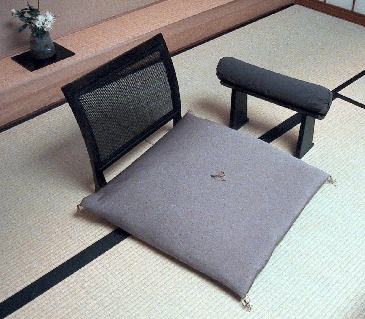 Zaisu Chair Mesh Backrest Traditional Tatami Furniture