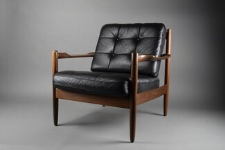 Accent Chair Scandinavian Design Tufted Leather Wood Chair