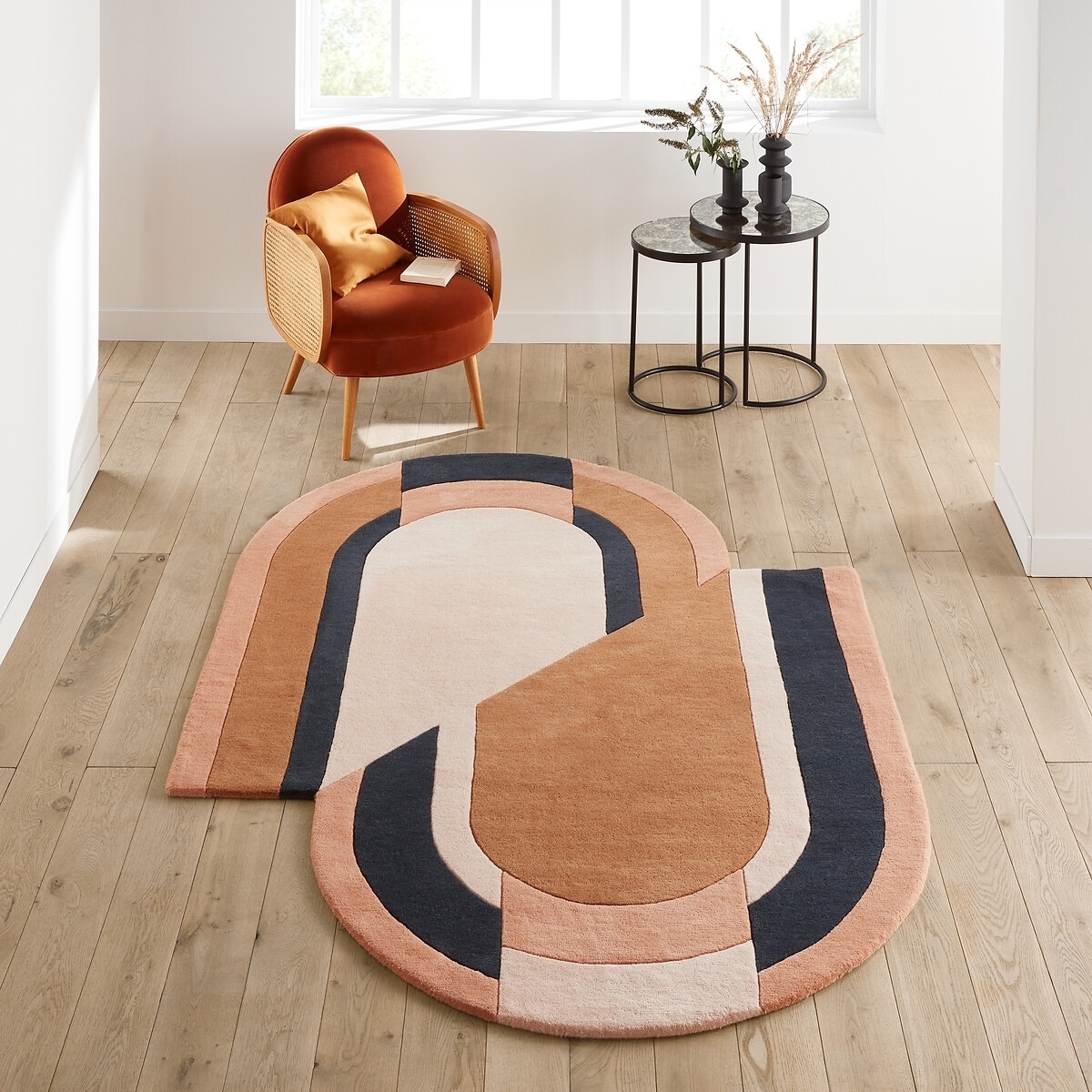 Area Rug: Asymmetric Geometric Interlocking Capsule Shape