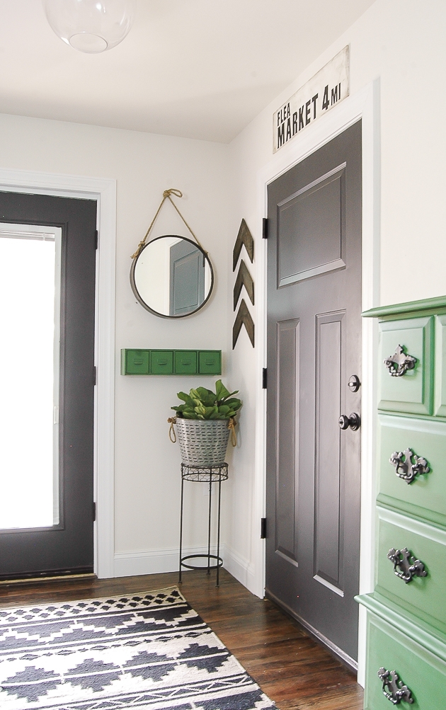 Area Rug: Charcoal Doors, Black and White Geometric Rug Ideas