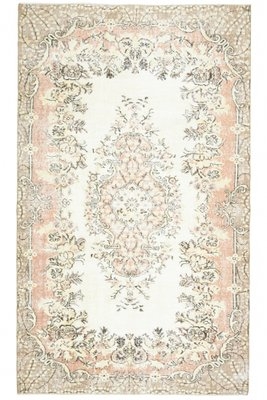 Area Rug Dusty Pink Accents Ornate Medallion Rug