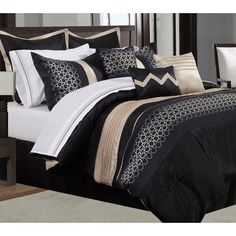 Bedding Set: Interlocking Circle Pattern Black and Gold Luxury Decor