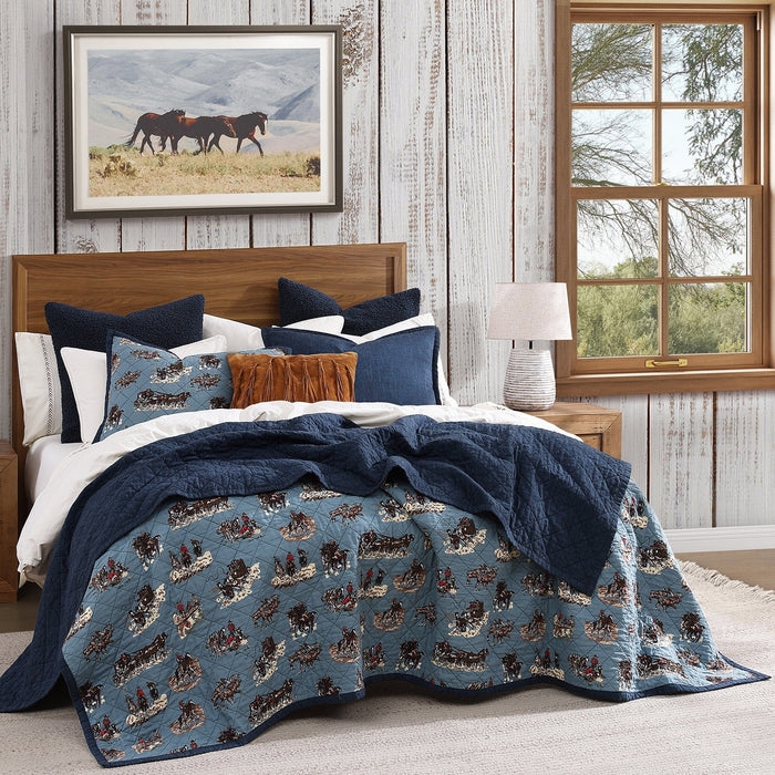 Bedding Set: Western Equestrian Horse Carriage Motif Navy Blue Quilt