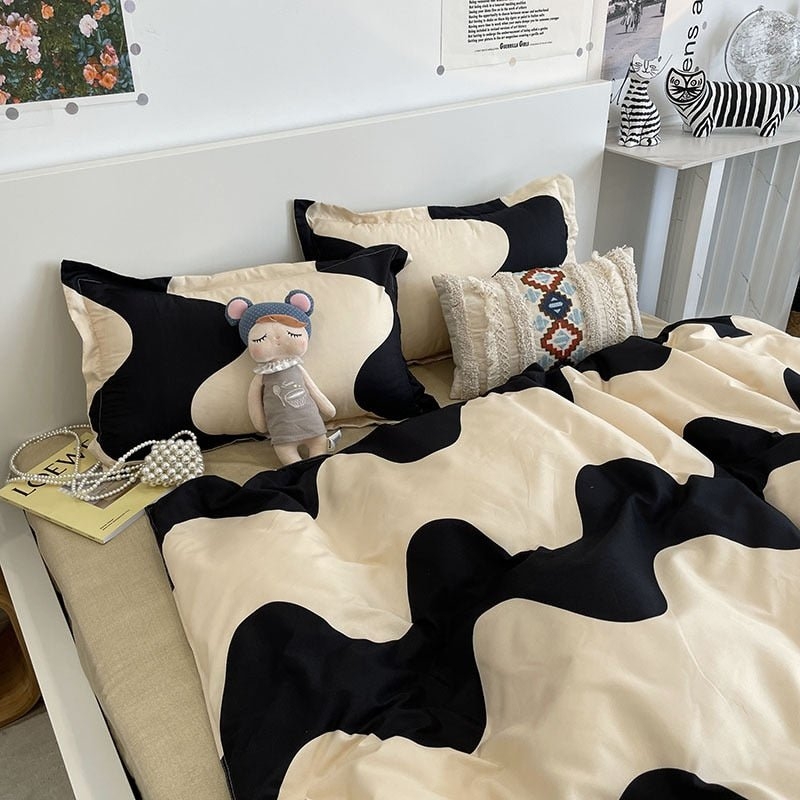 Bedding Set with Ripple Pattern and Modern Wavy Print