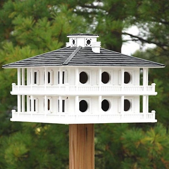 Birdhouse: Sixteen-Room Multi-Room Colonial Birdhouse