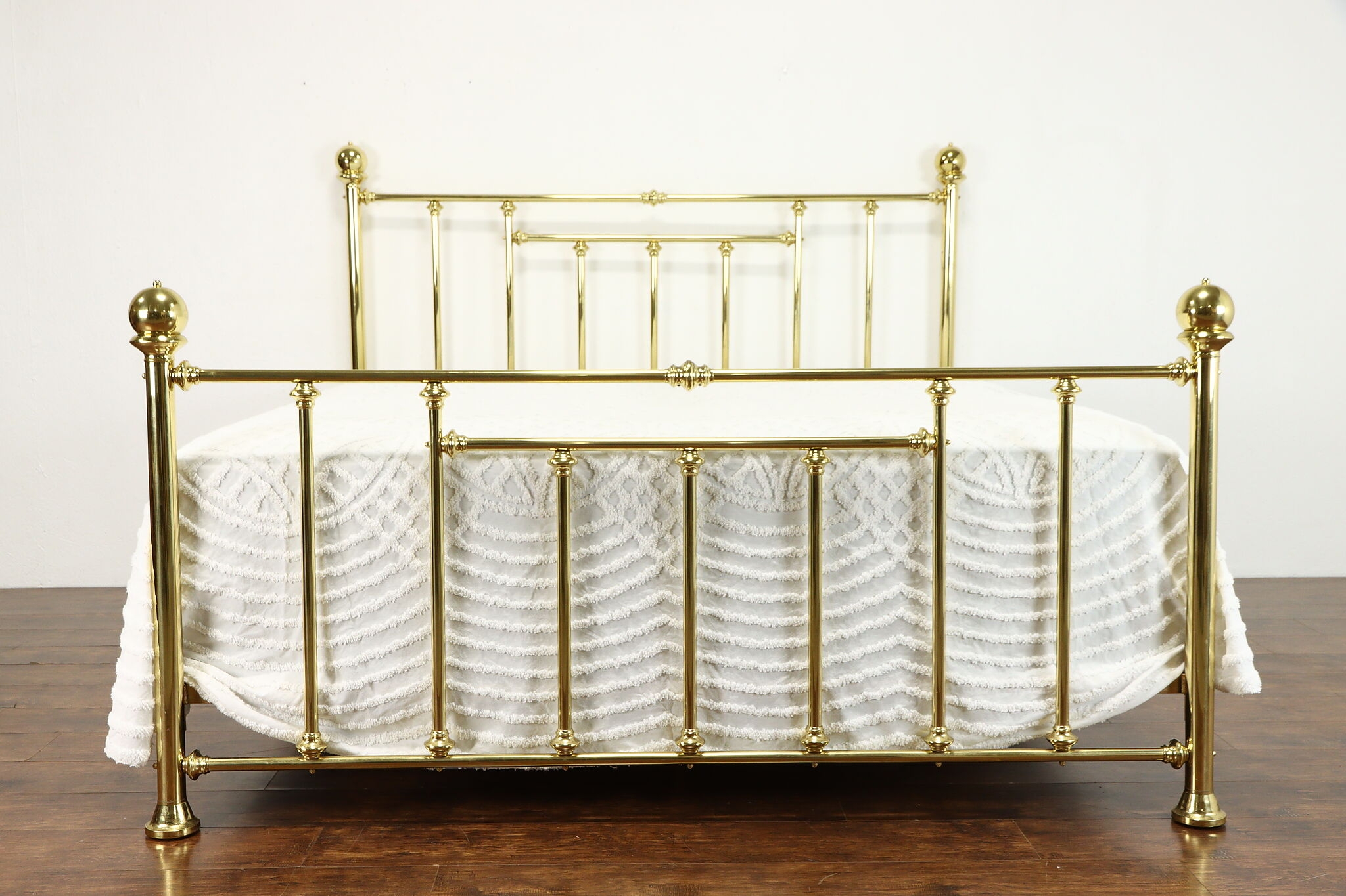 Brass Bed Victorian King with Tiered Rail Design & Finials