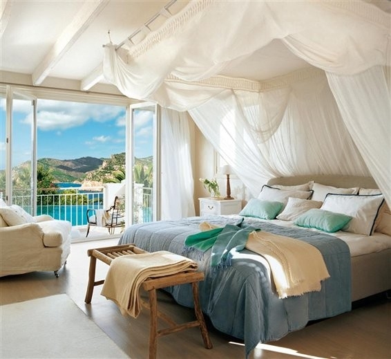 Canopy Bed with Sheer Canopy and Airy Mediterranean Look