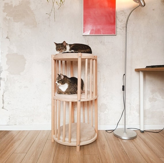Cat Tree Using Cylindrical Slatted Design and Tiers