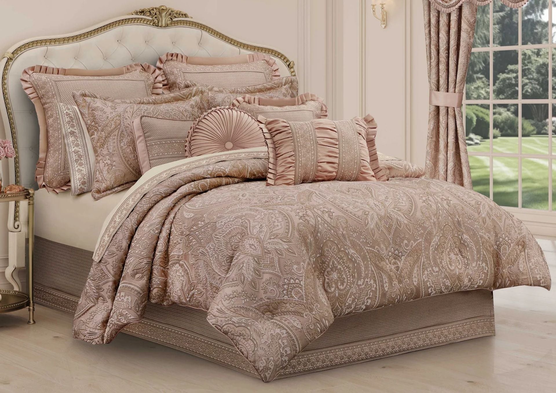 Comforter Set Blush Scalloped Gold Frame Paisley