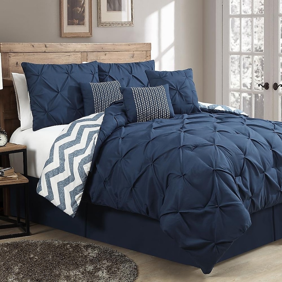 Comforter Set with Pinch Pleat Texture and Chevron Print