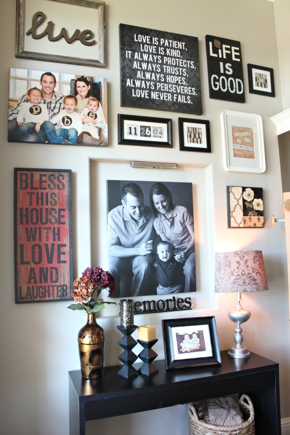 Console Table Typography Art and Entryway Wall Niche Ideas