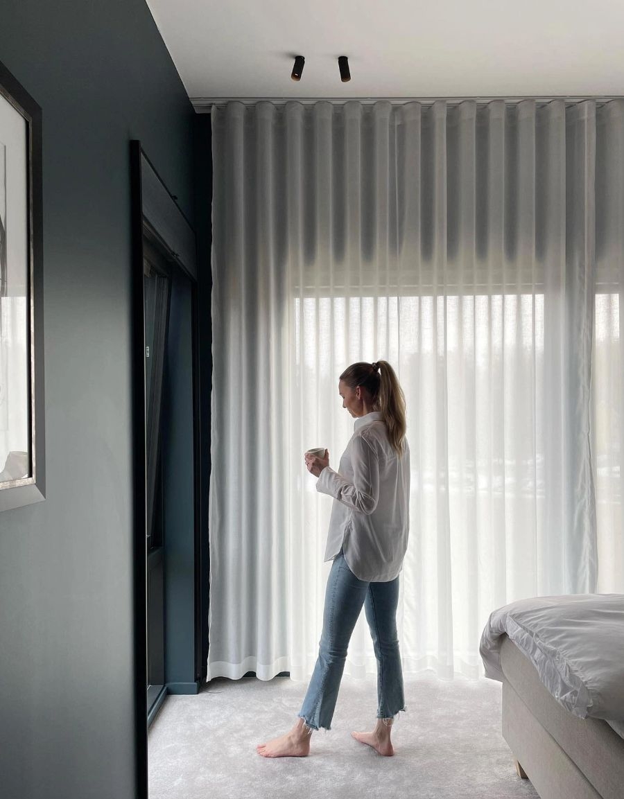 Curtain Rail Ceiling Mounted Wave Fold Sheer Curtains Look