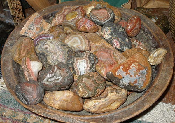 Decorative Bowl with Banded Patterns for Rustic Agate Decor