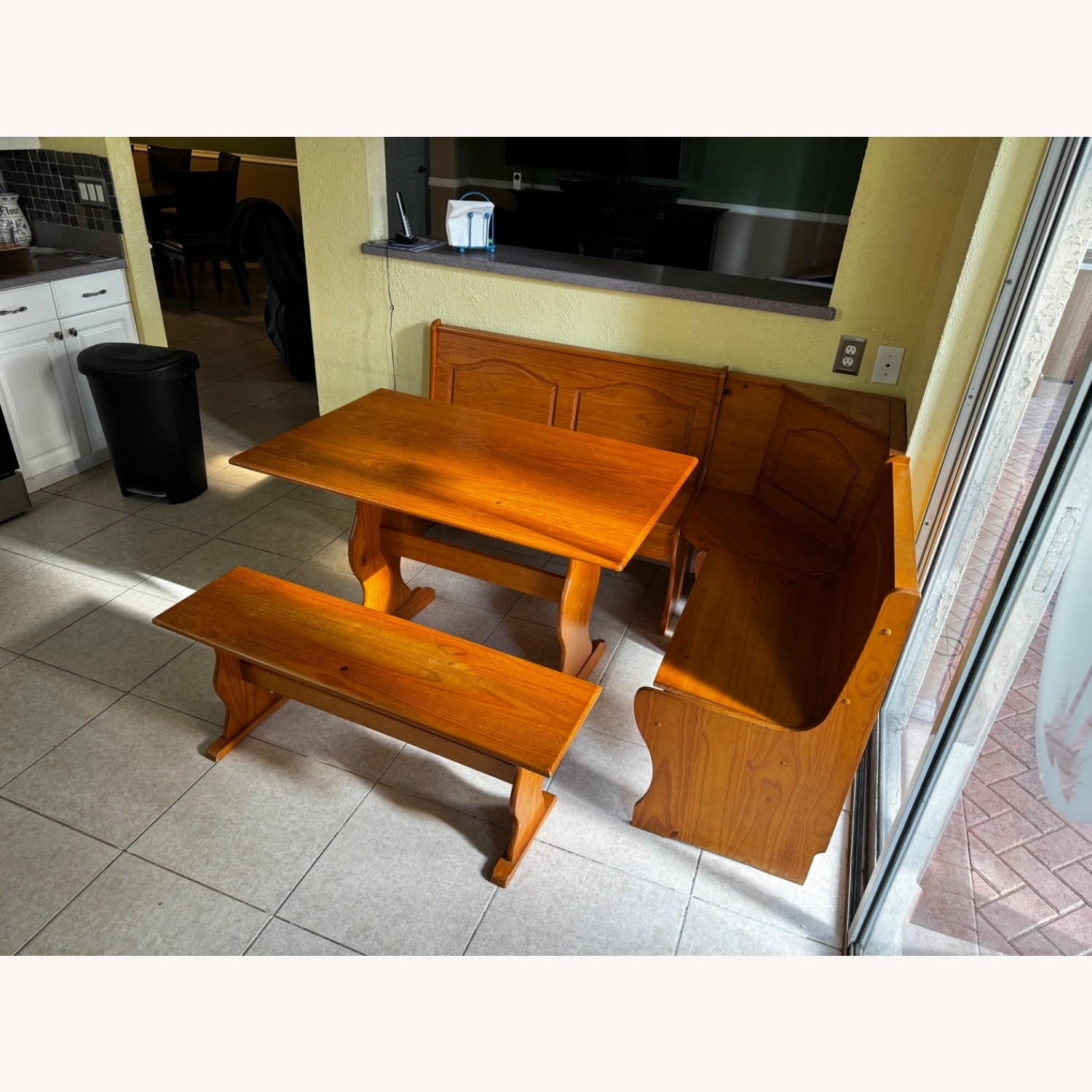 Dining Nook Set With Honey Toned Wood Finish Bench