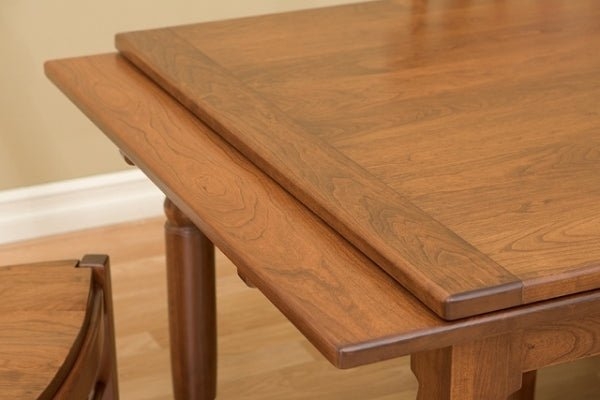 Draw Leaf Dining Table: Provence Draw Leaf Table with Turned Legs