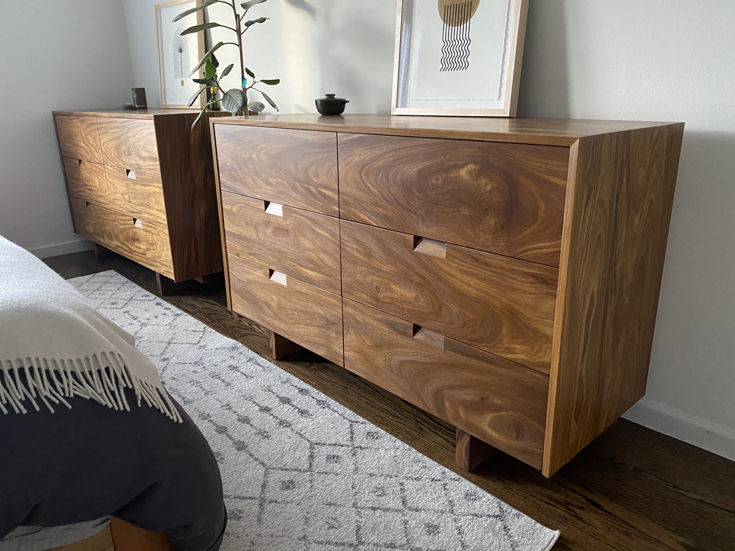 Dresser Continuous Grain Mitered Bookmatched Set