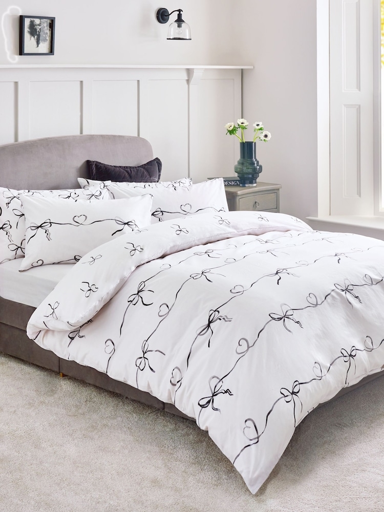 Duvet Cover Set displaying Bow and Heart Print Bedding