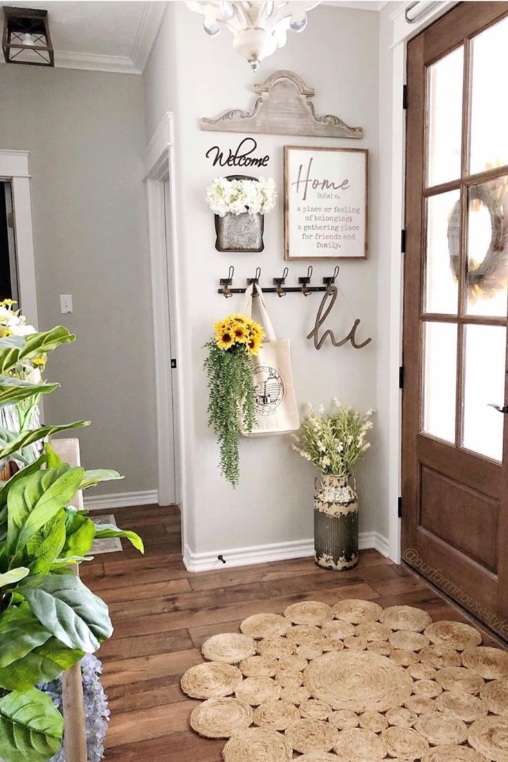 Entryway Set with Circular Jute Rug and Modern Farmhouse Ideas