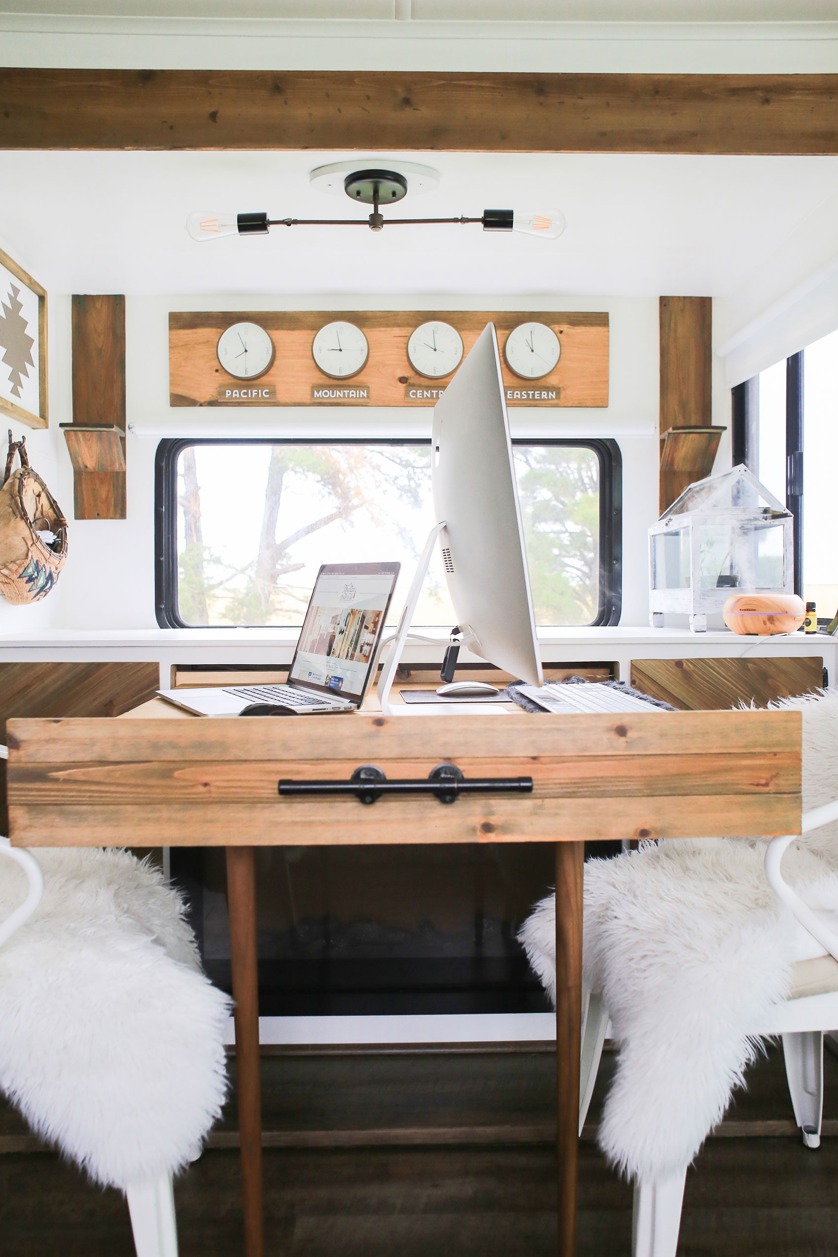 Expanding Desk: Industrial Pipe Handle RV Mobile Office Setup